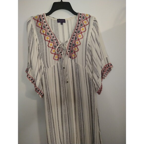 Artesia embroidered Vneck Dress MD Bohemian Beachy Feminine cottage core - Picture 6 of 10